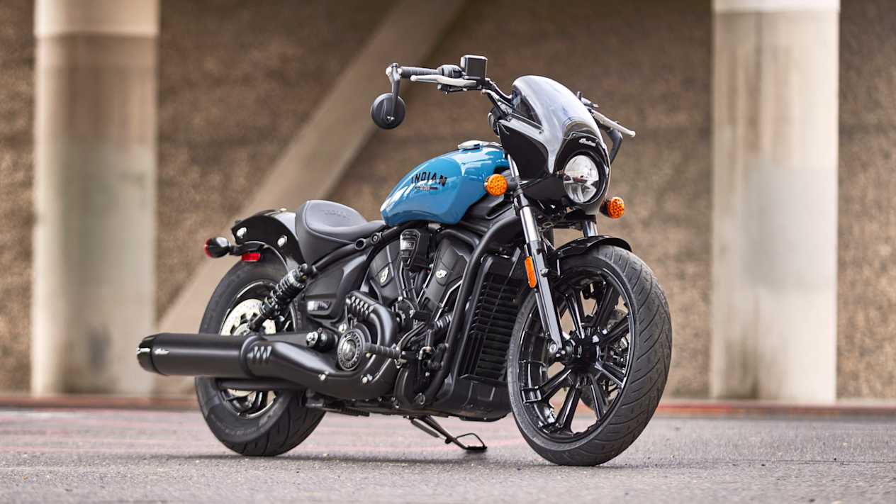 Indian Sport Scout Limited 2025 : Storm Blue trois quarts avant droit statique
