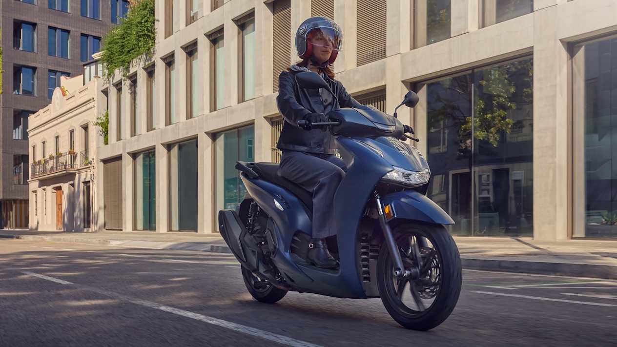 Honda sh350i 2025 : avant