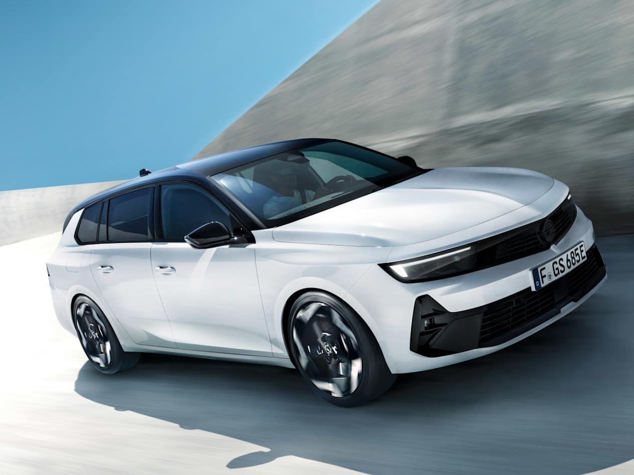 Opel Astra Sports Tourer GSe (2022) : Trois quarts avant droit