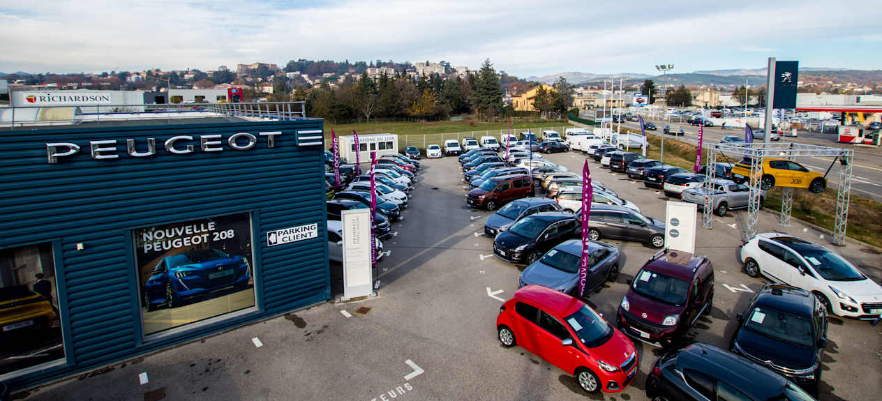 Concession Peugeot à Aubenas
