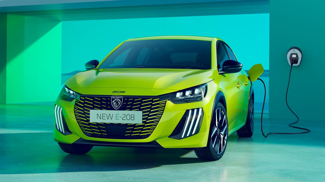 Peugeot 208 2023 : vue avant en charge