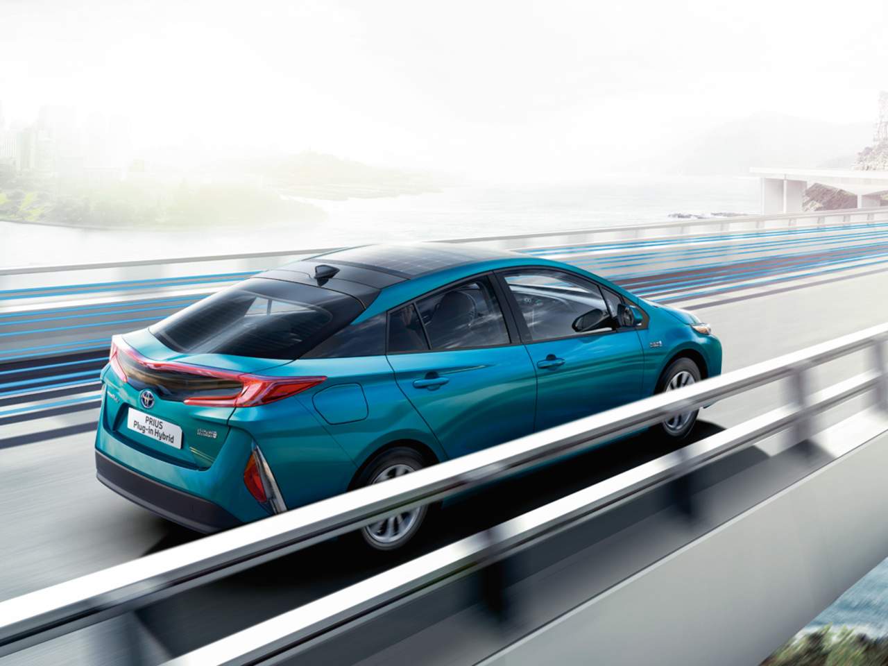 TOYOTA PRIUS PLUG-IN TAKES 2017 WORLD GREEN CAR TITLE