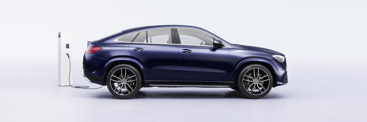 Mercedes GLE Coupé 2023 : vue profil droit en charge