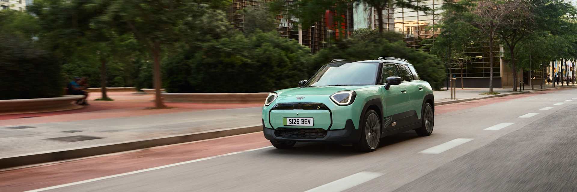THE FIRST-EVER ALL-ELECTRIC MINI ACEMAN