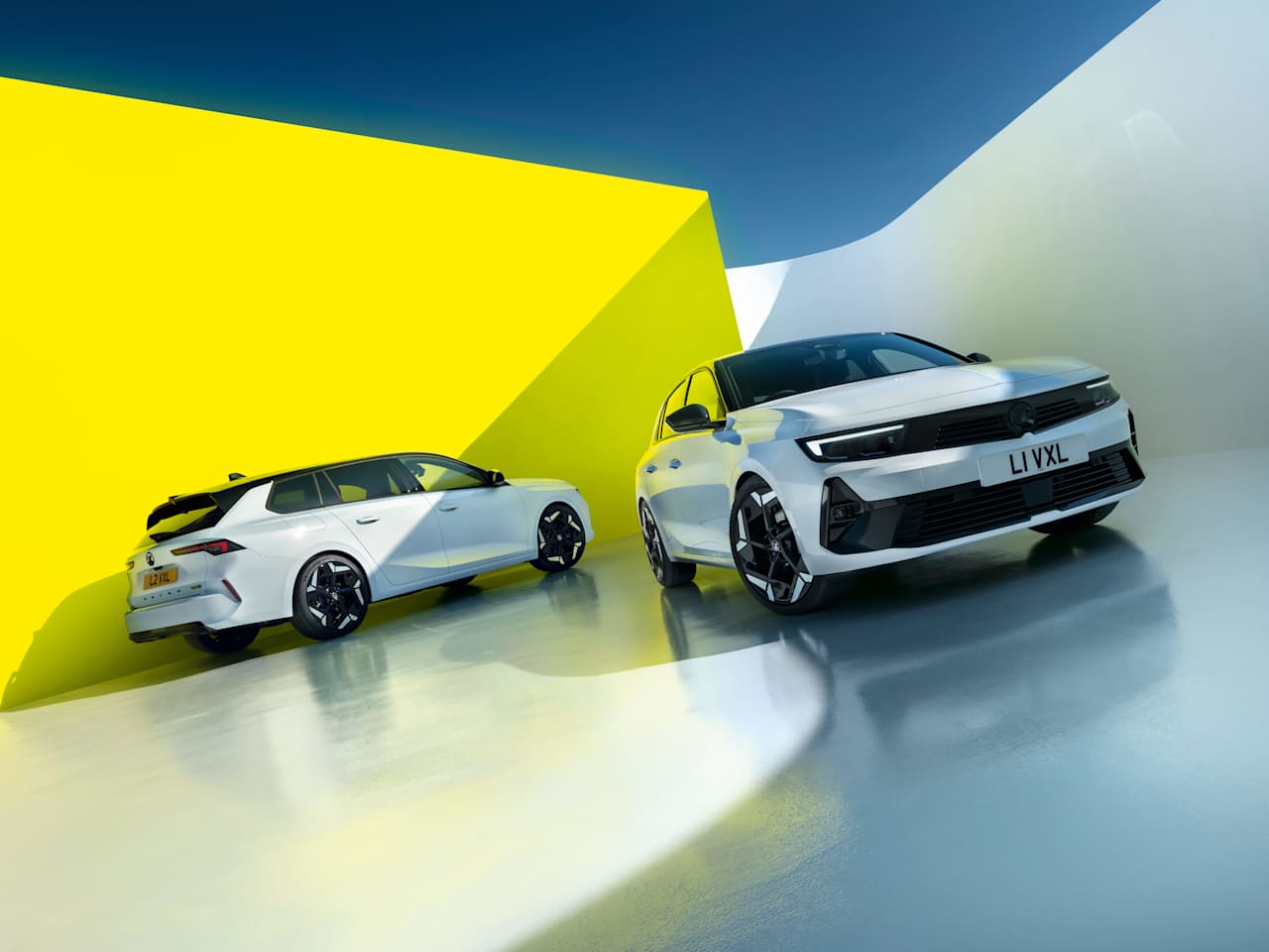 VAUXHALL REVEALS ALL-NEW ASTRA GSe AND ALL-NEW ASTRA SPORTS TOURER GSe