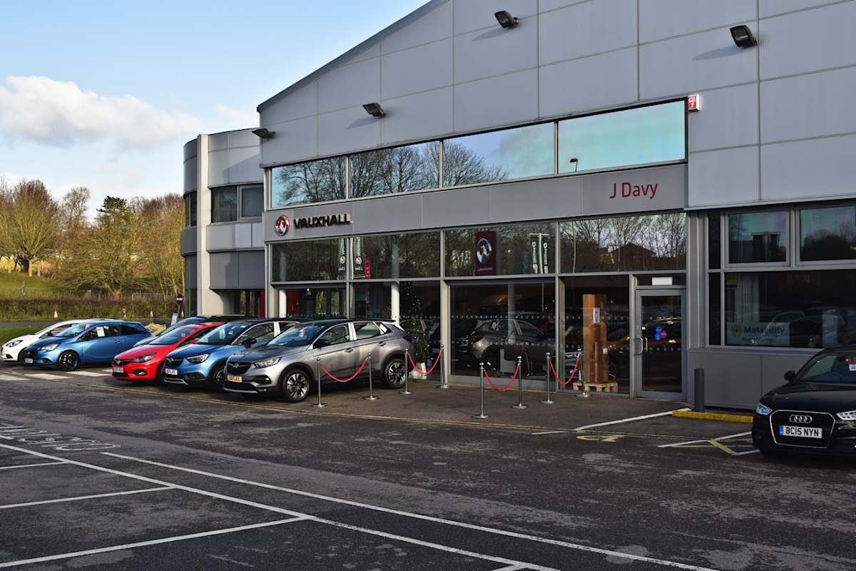 Snows expands in Hampshire with additional Vauxhall and Citroen sites