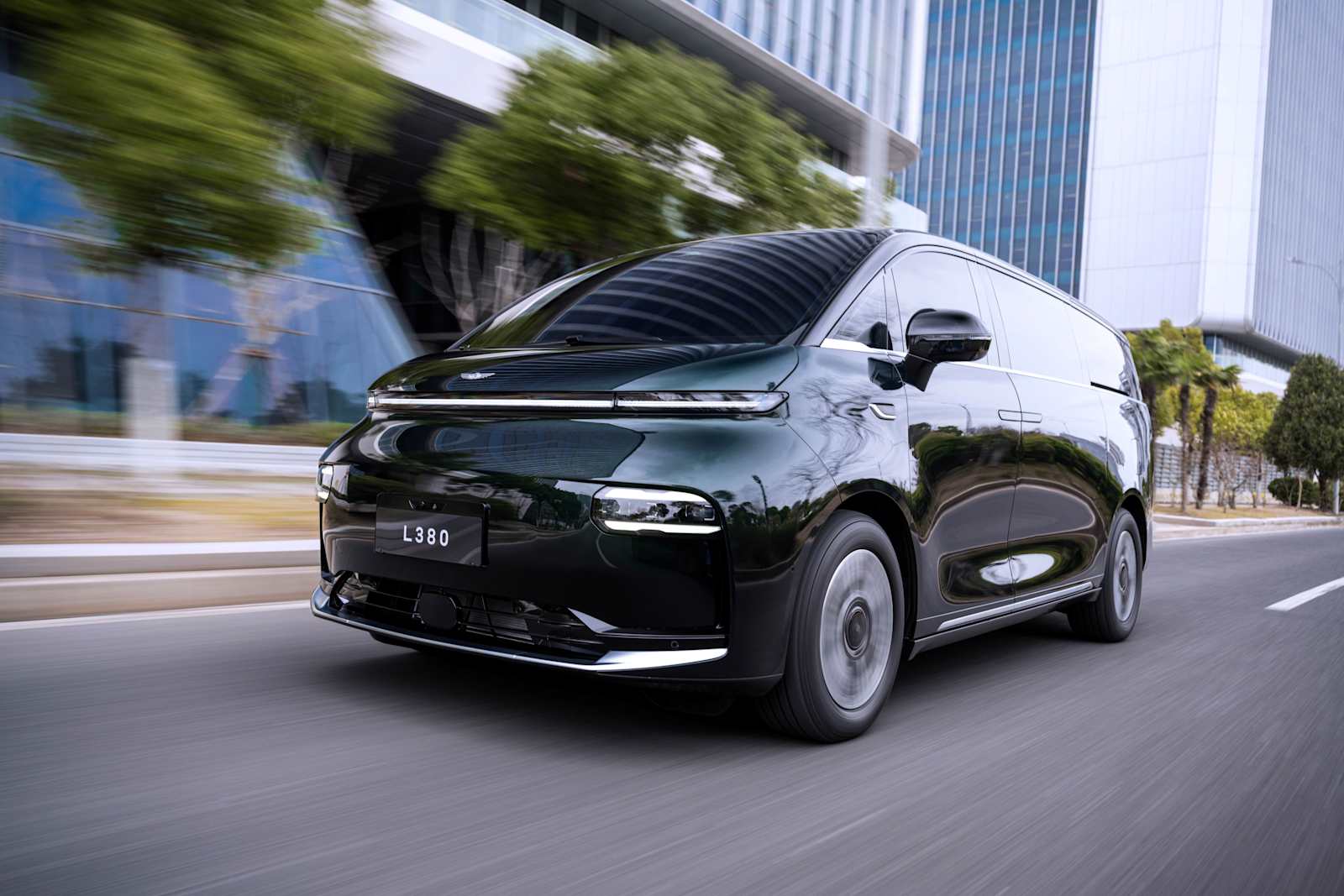 LEVC’S E-MOBILITY TRANSITION ACCELERATES AS NEW L380 LUXURY MPV GOES ON SALE IN CHINA