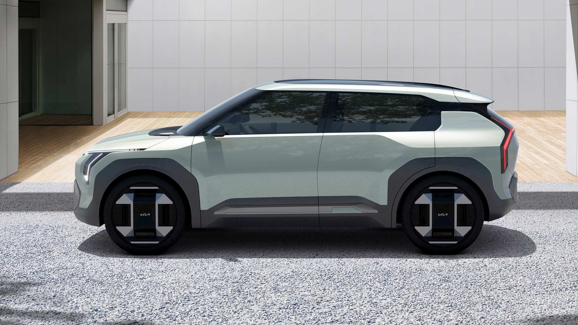 Silver EV3 on the driveway