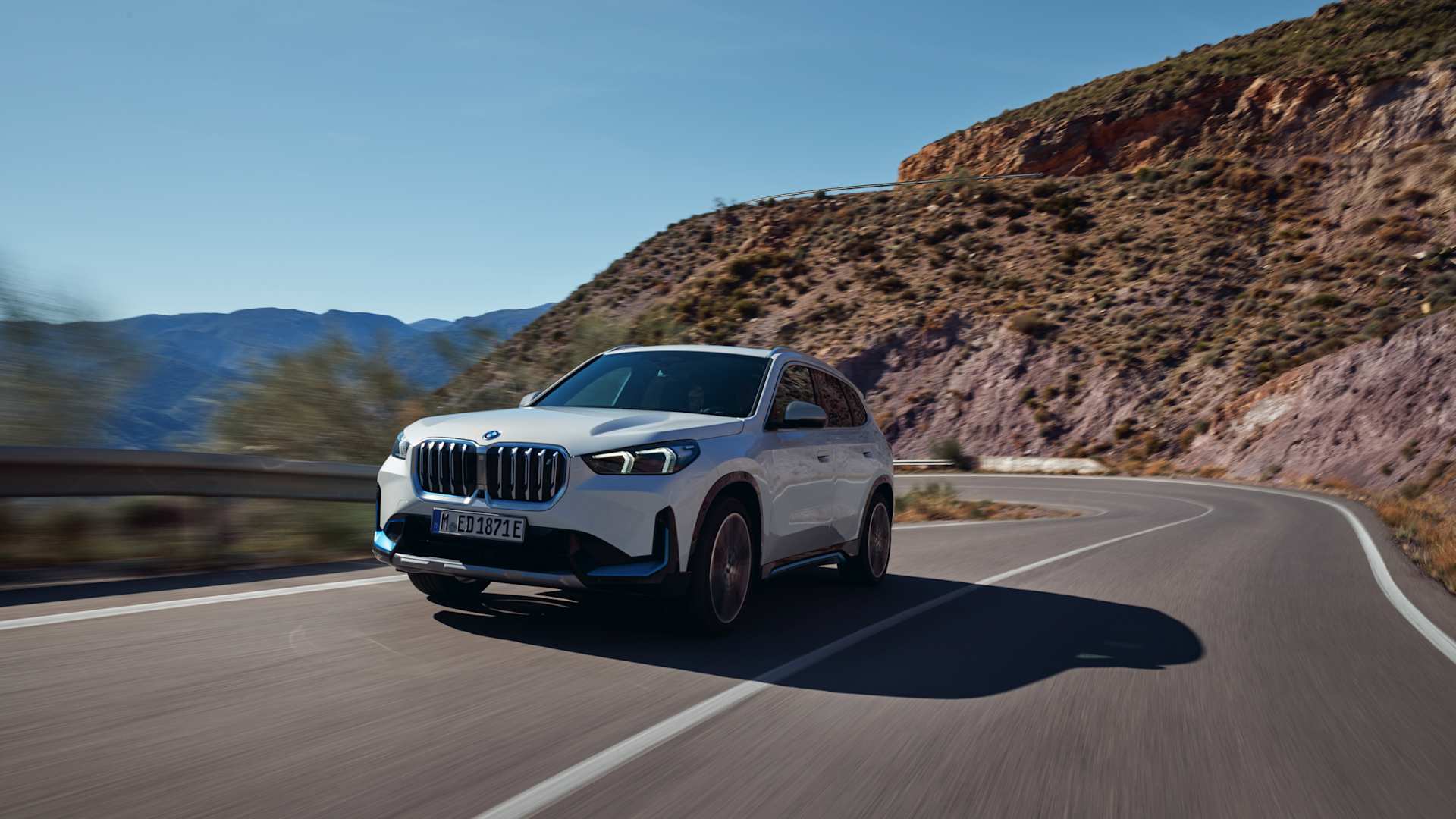  السيارة iX1 الجديدة