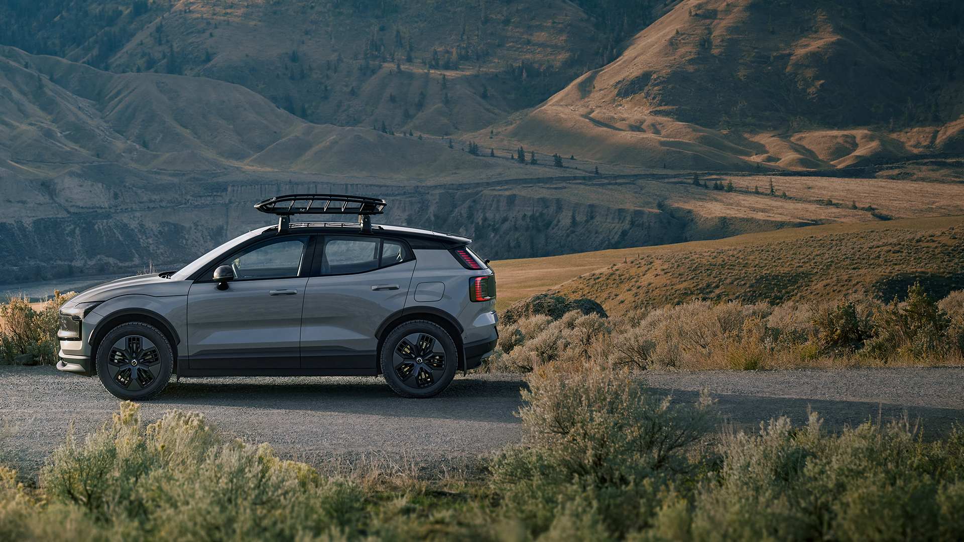 A small car for big experiences.​ Meet the new EX30 Cross CountryEX30