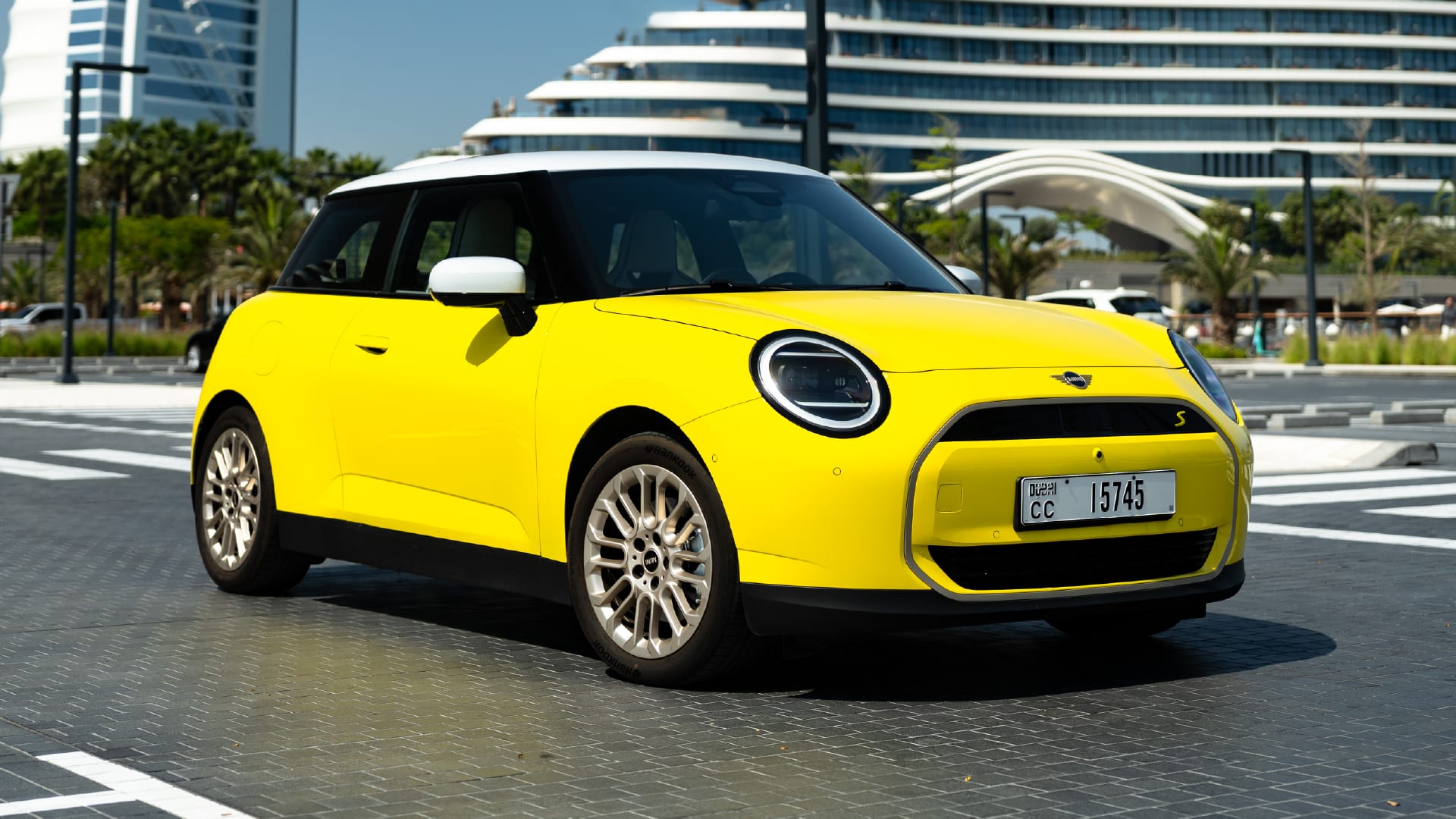 THE NEW ALL-ELECTRIC MINI COOPER.