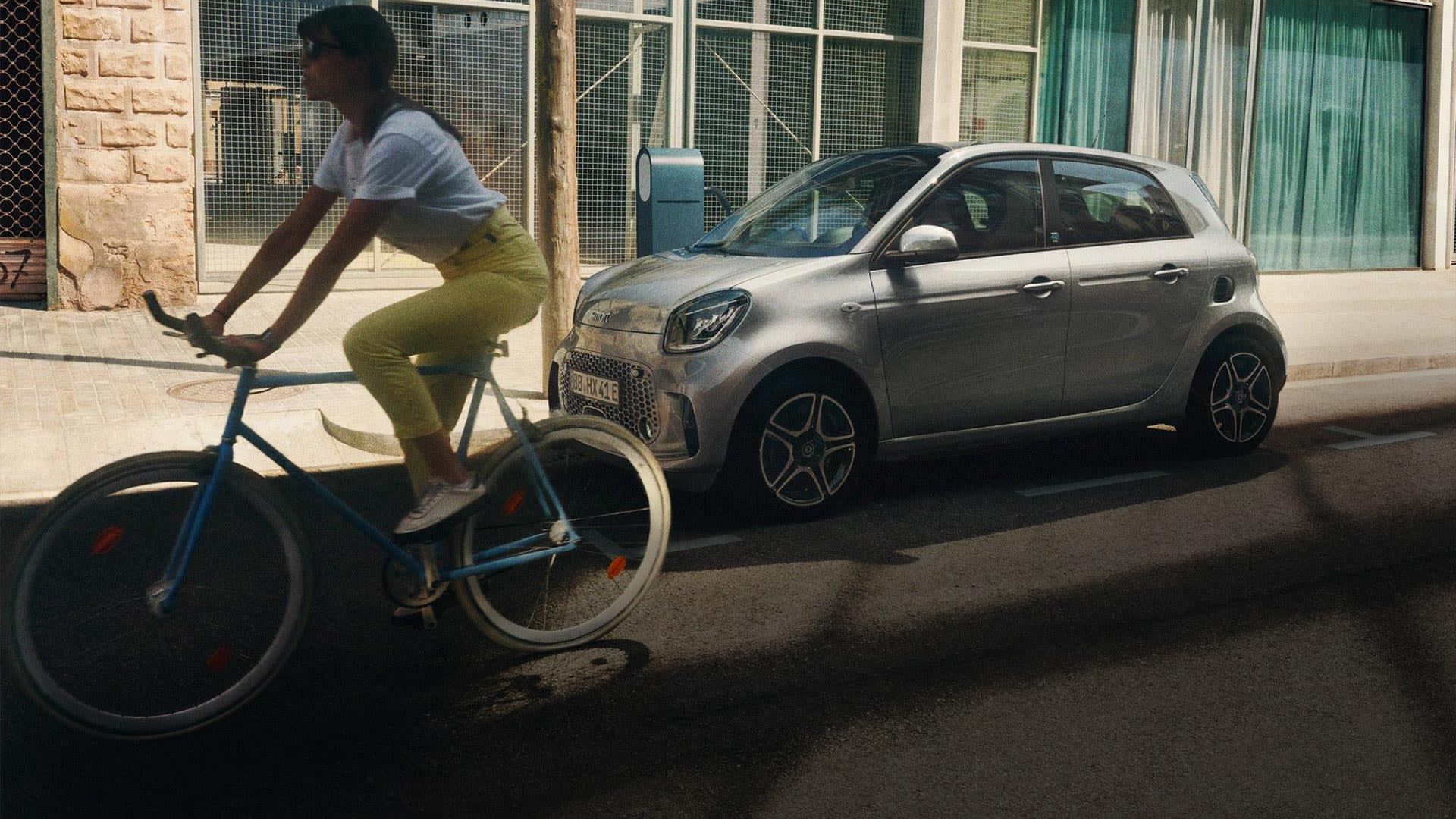 The new smart EQ forfour.