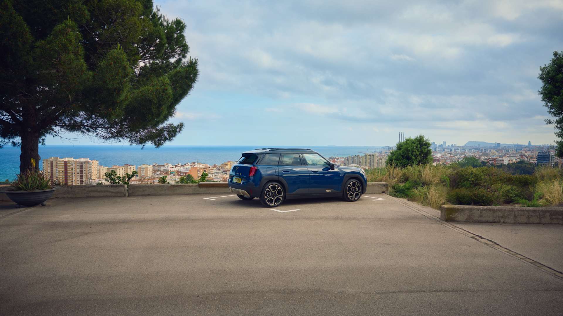 Get up to £3,750 off your next MINI