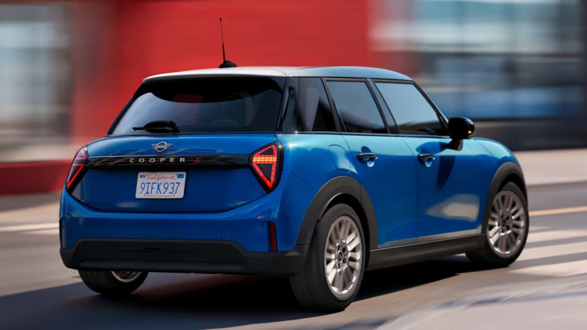 THE NEW MINI COOPER 5 - DOOR