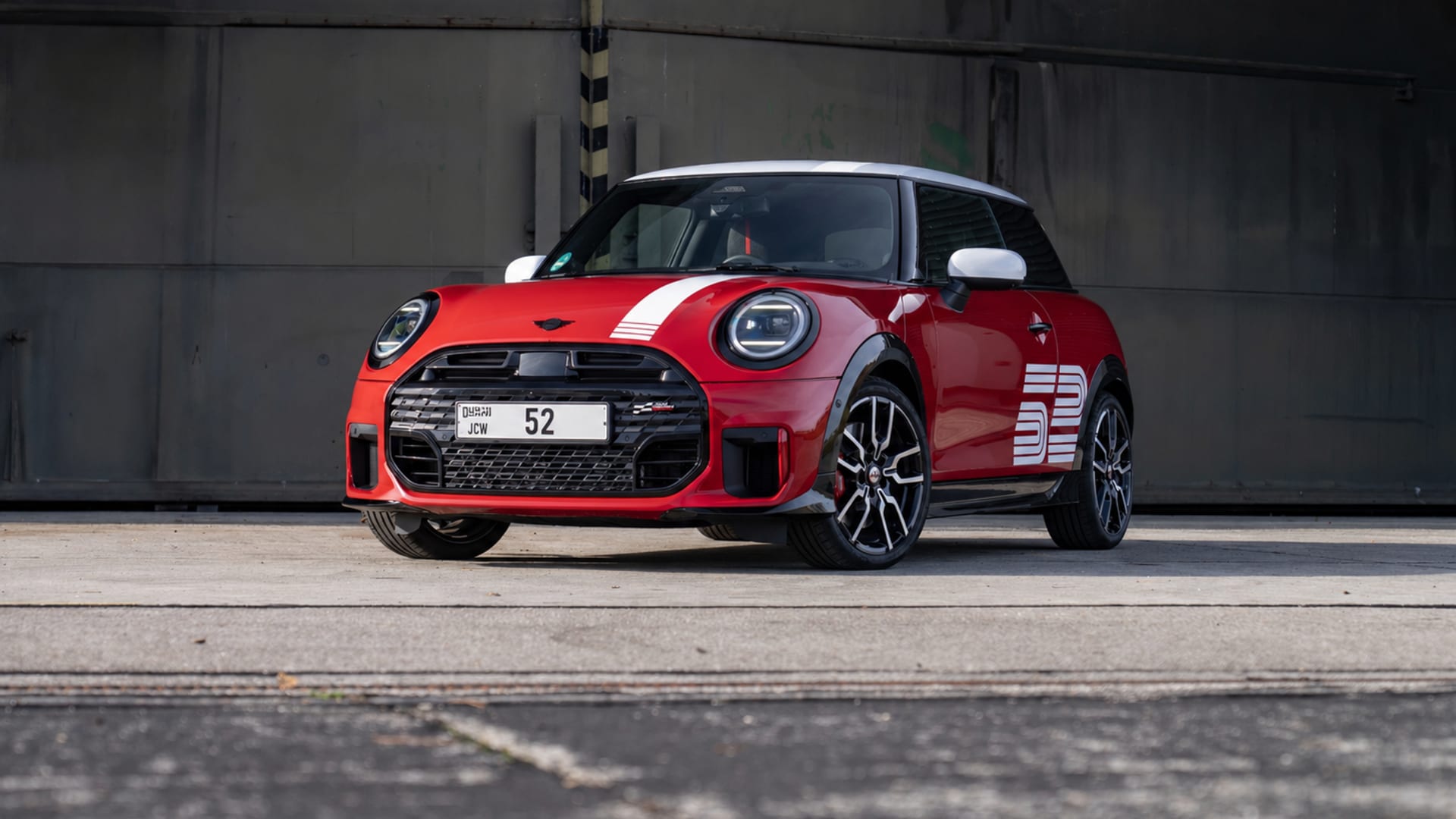 MINI JOHN COOPER WORKS.