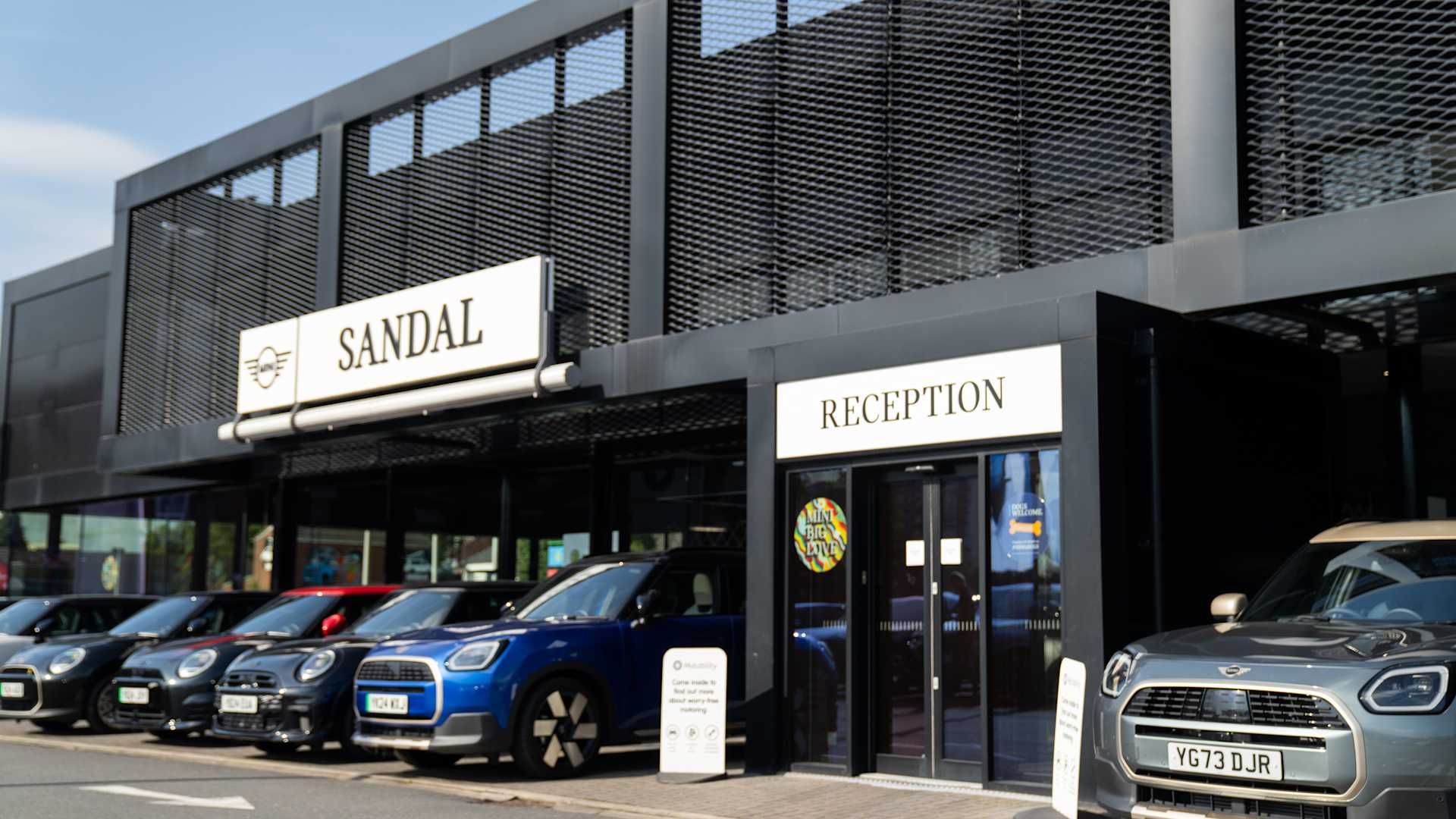 Easter Opening Hours at Sandal MINI