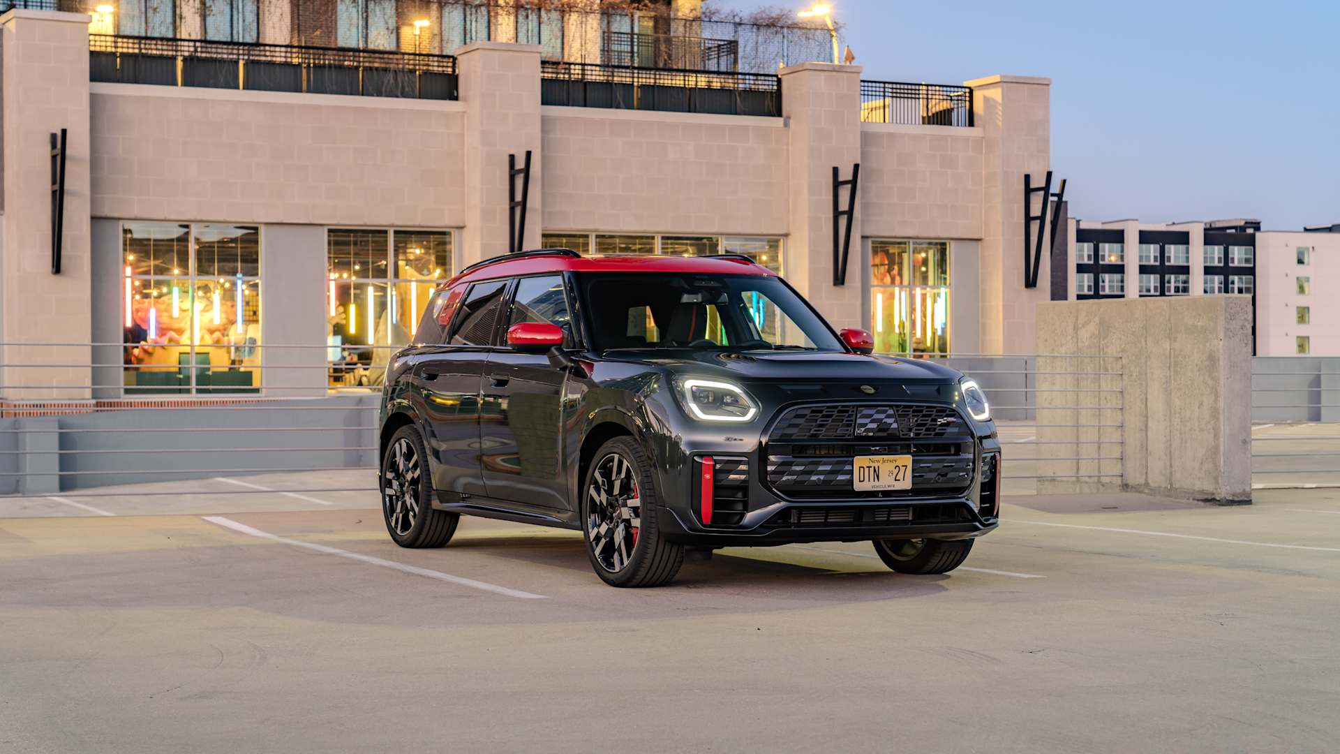 MINI JOHN COOPER WORKS.