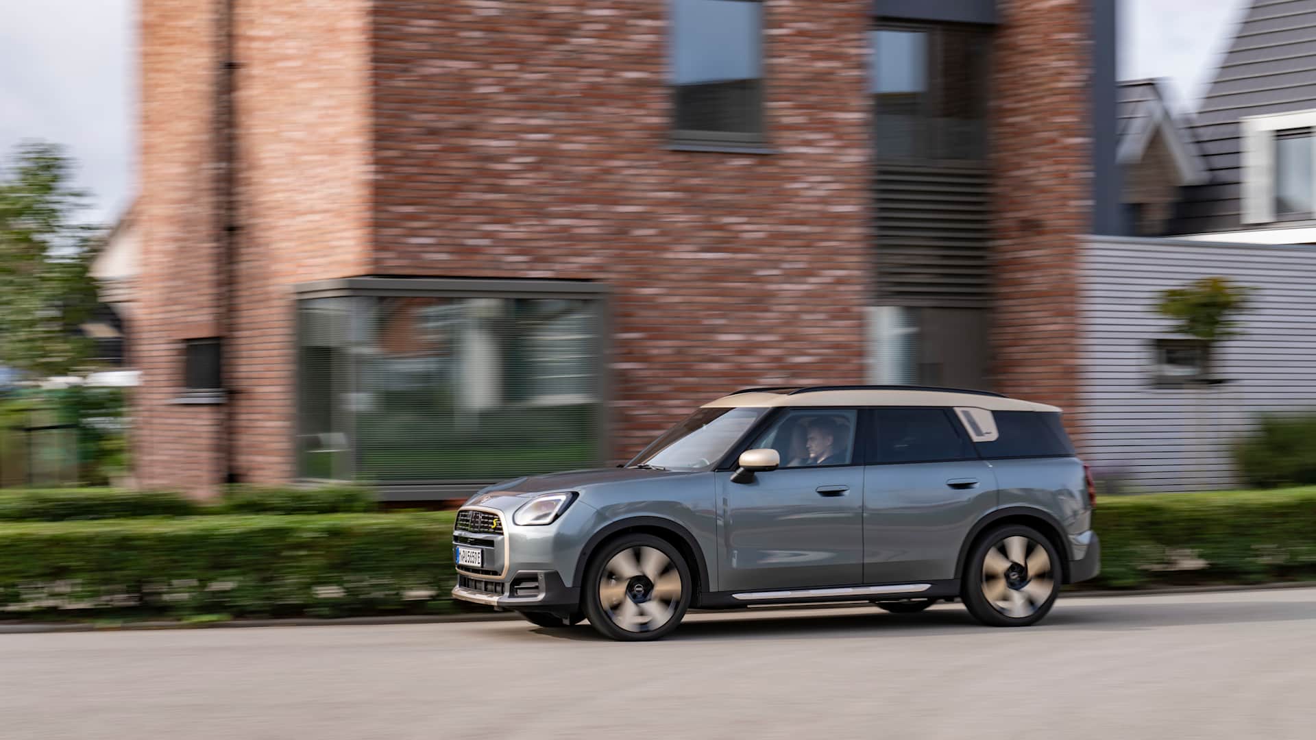 سيارة MINI COUNTRYMAN الجديدة.