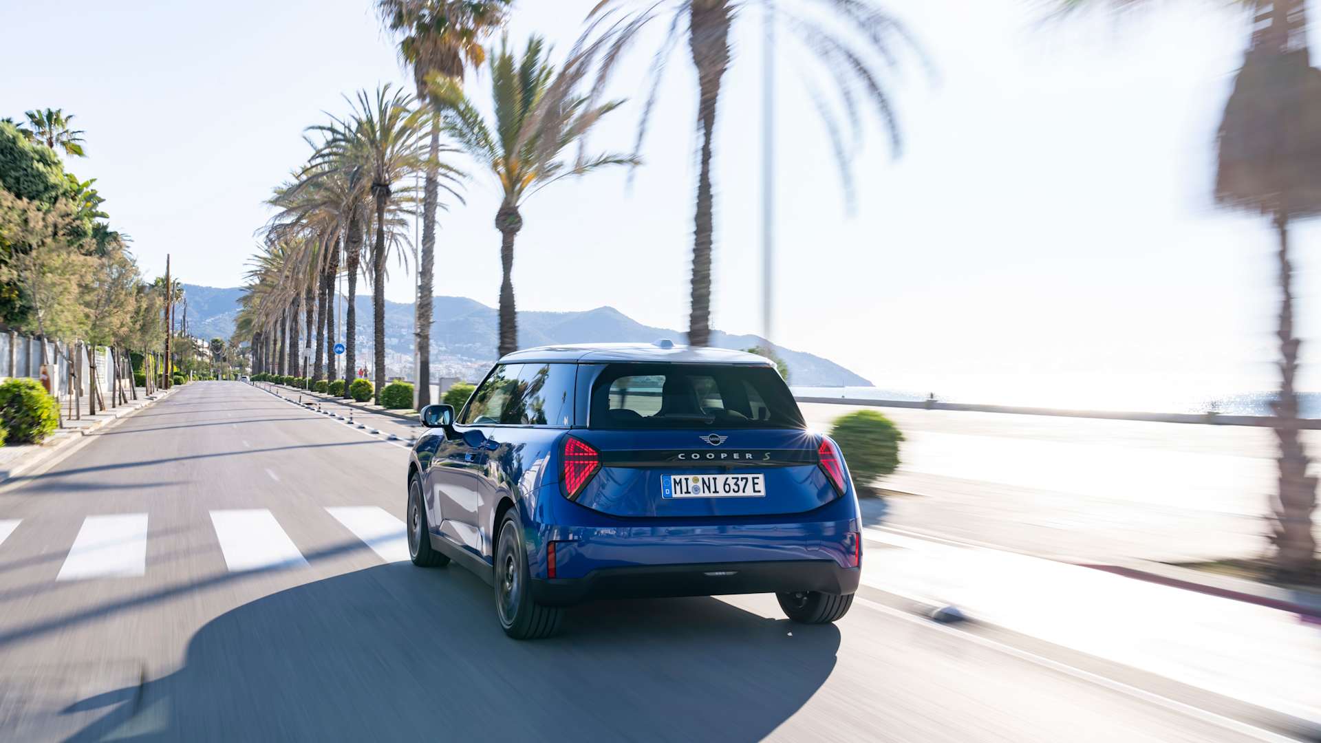 الجديدة الكهربائية بالكامل.السيارة MINI COOPER