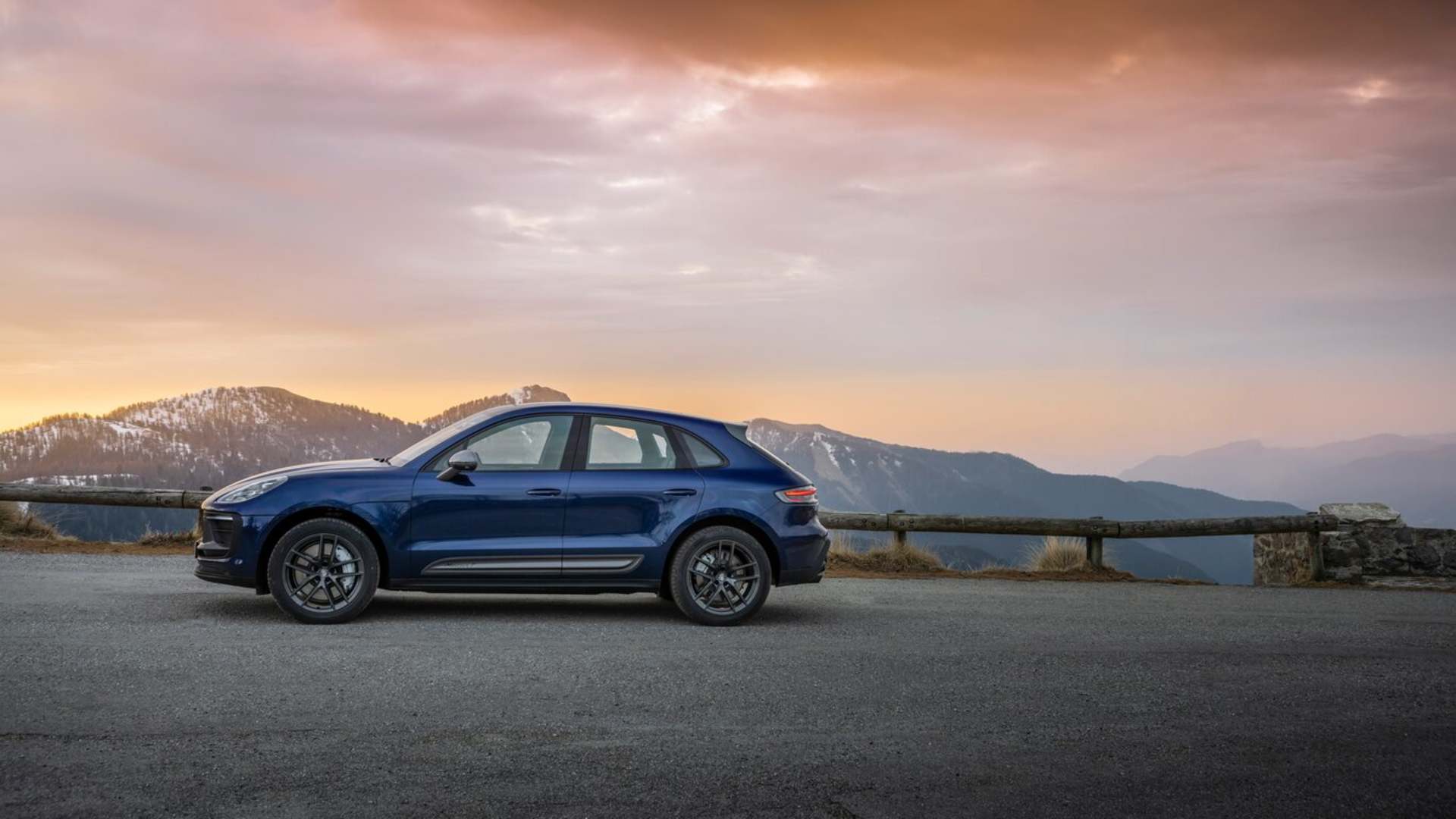 Porsche Macan Blue