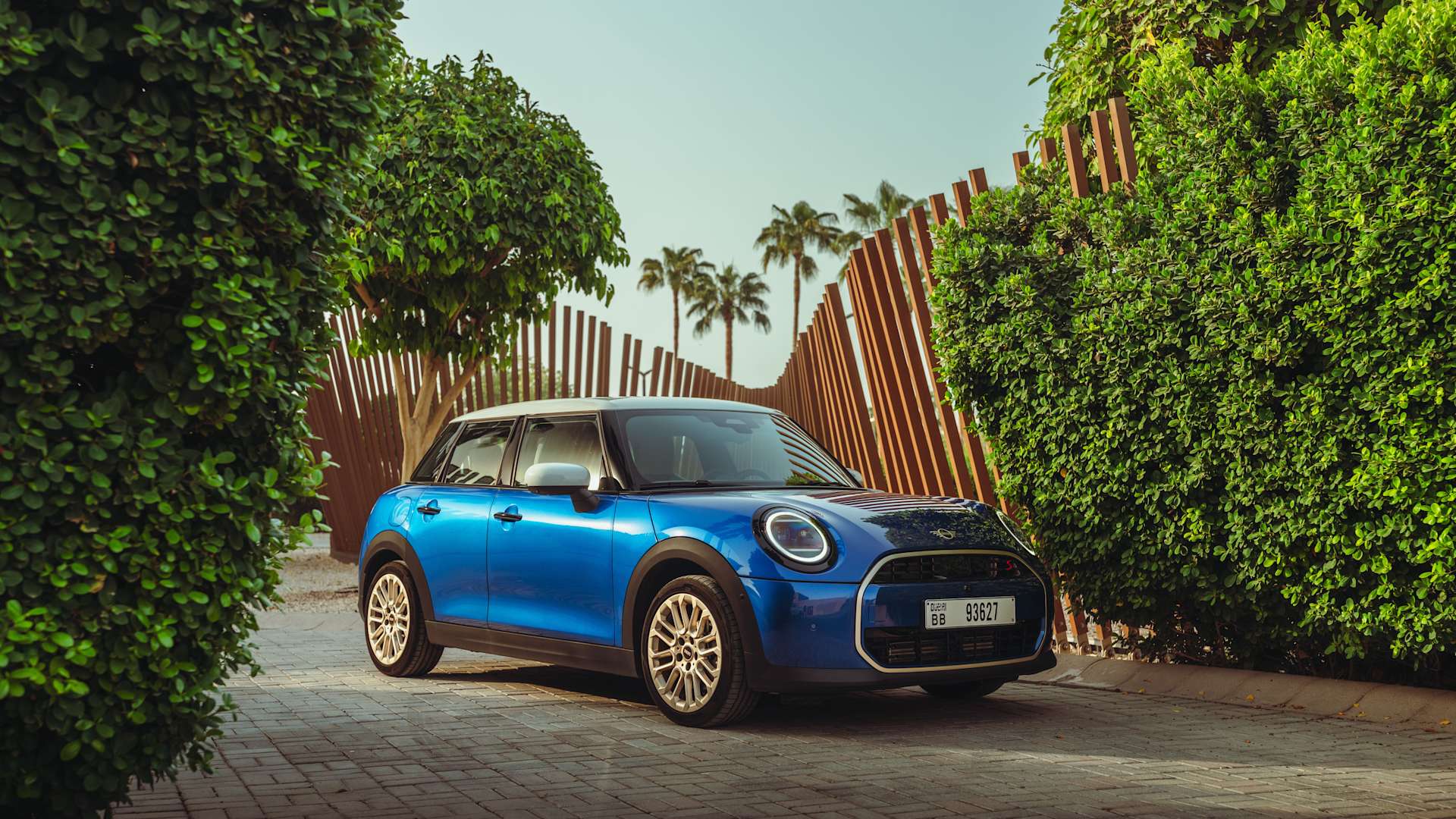 THE NEW MINI COOPER 5 - DOOR