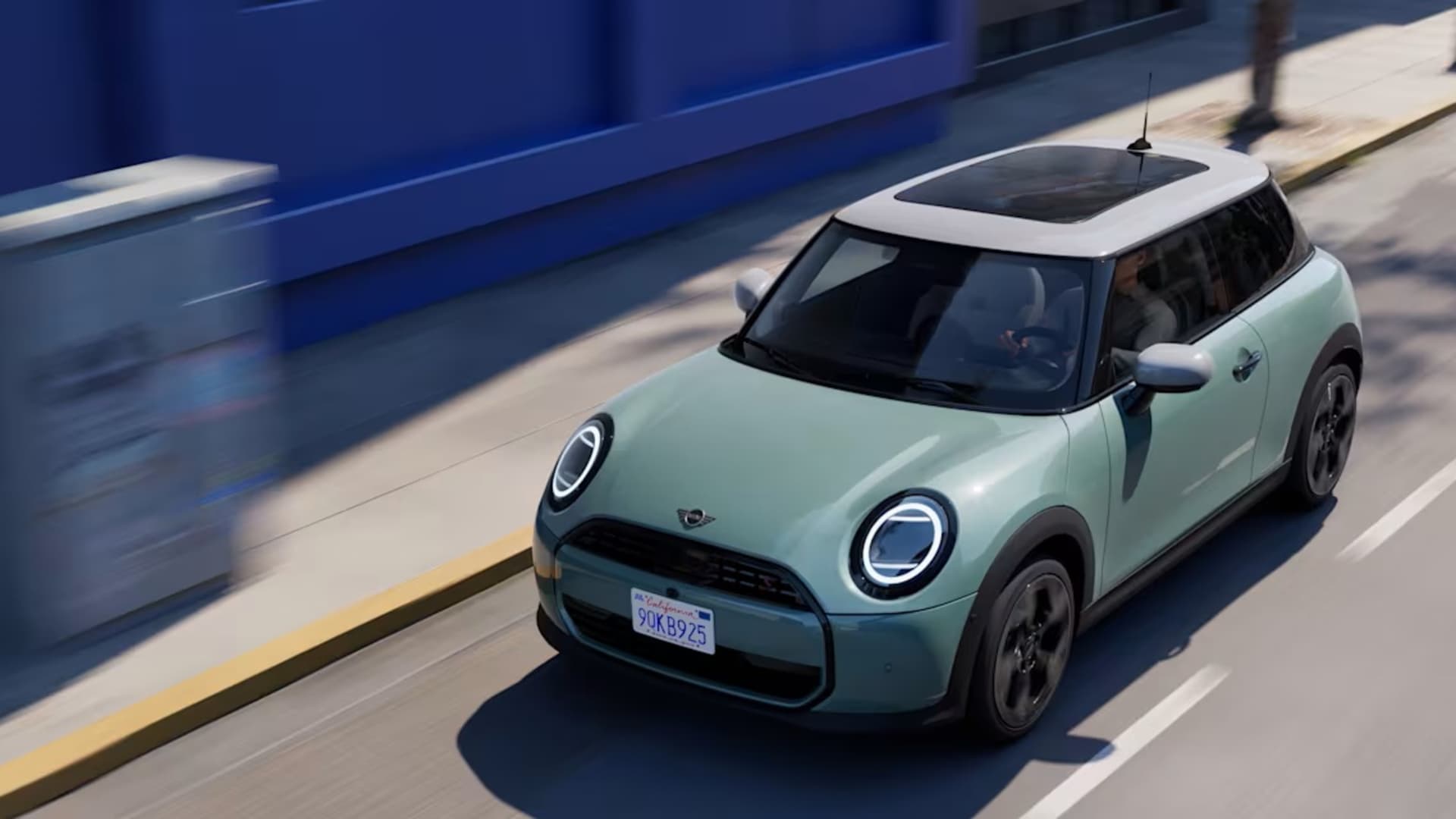 THE NEW MINI COOPER.