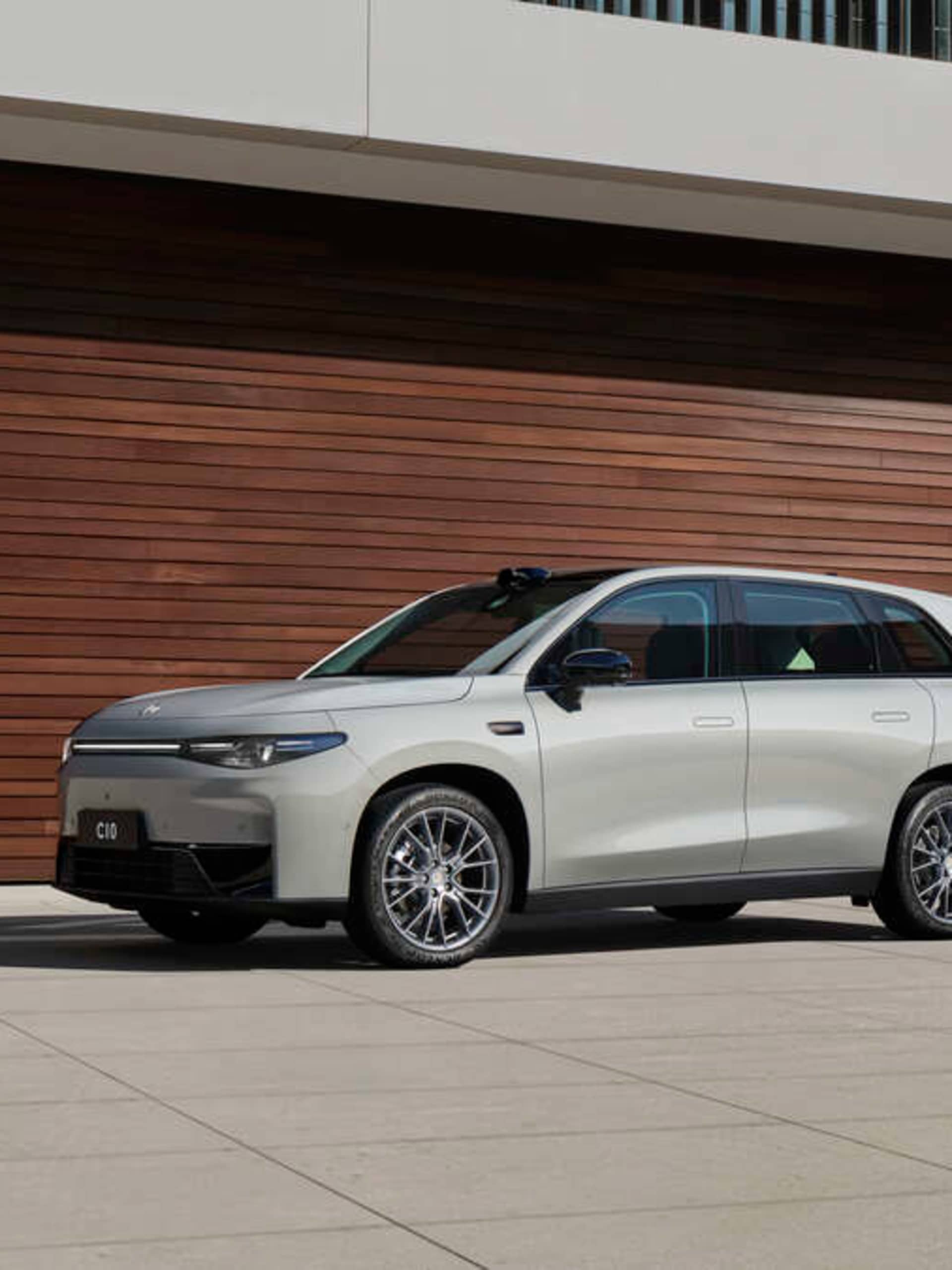 All-Electric Leapmotor C10 SUV in Tundra Grey