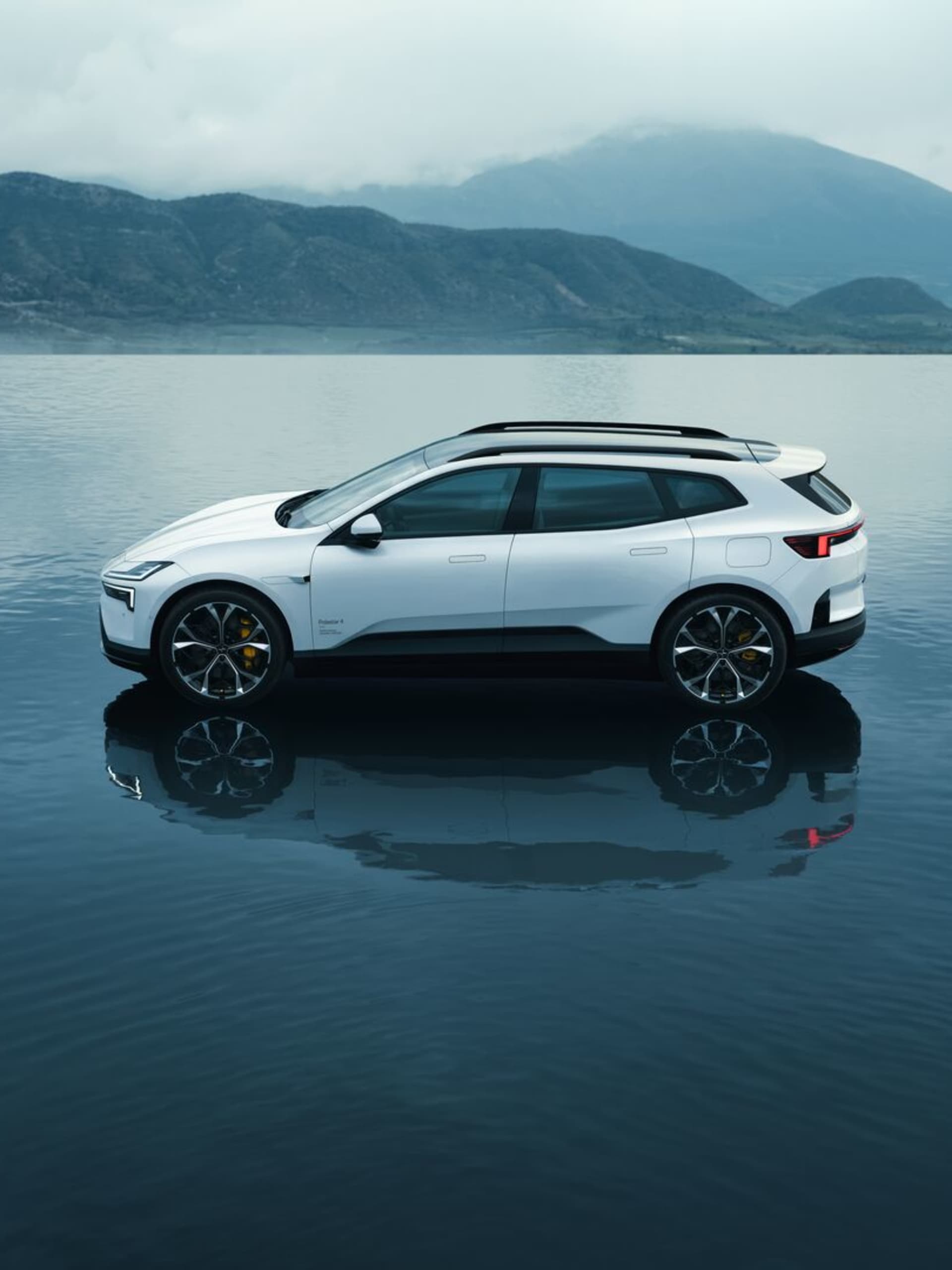Polestar 4 SUV