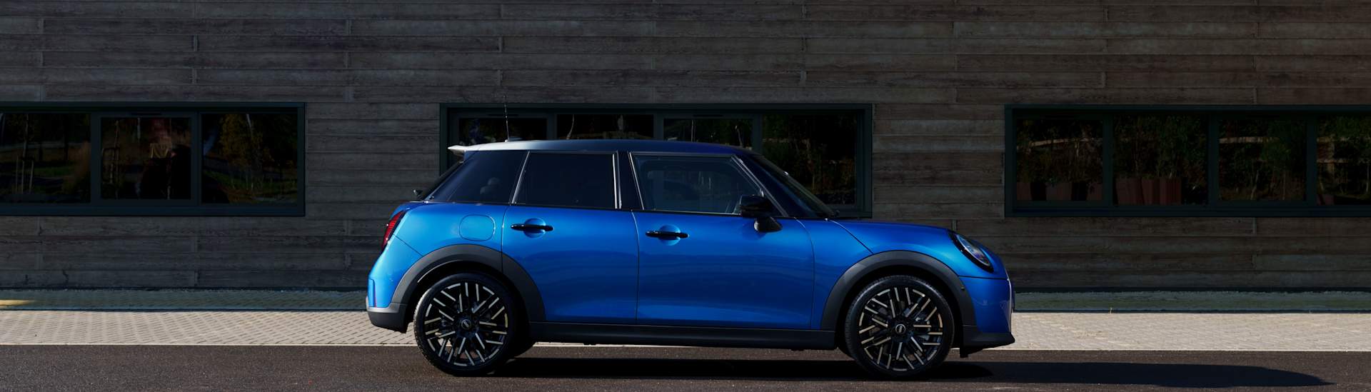MINI 5-DOOR COOPER C CLASSIC.