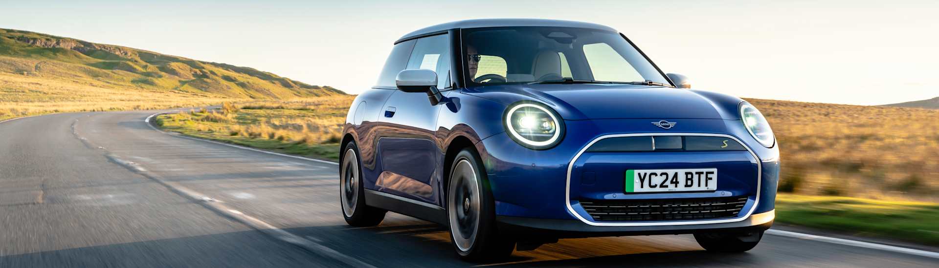 ALL-ELECTRIC MINI COOPER E CLASSIC.