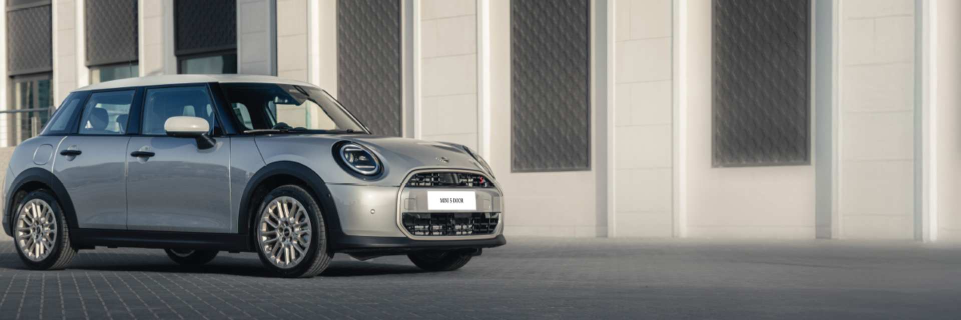 THE NEW MINI COOPER 5 - DOOR