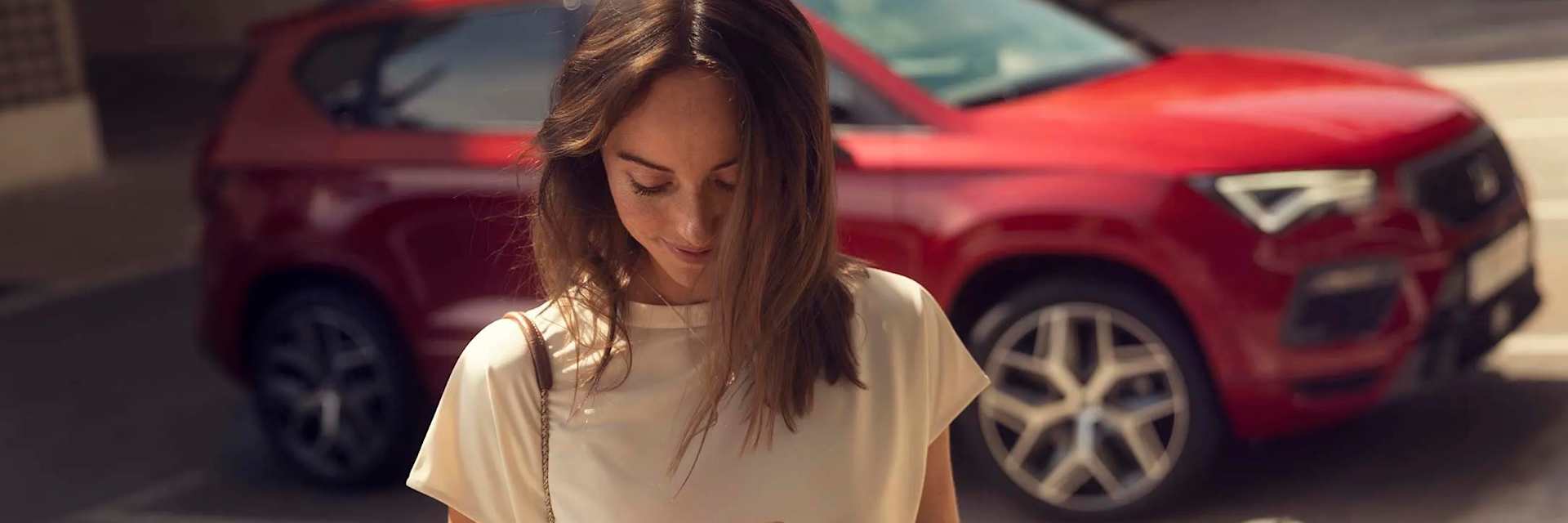SEAT Connect girl phone red car Nov24