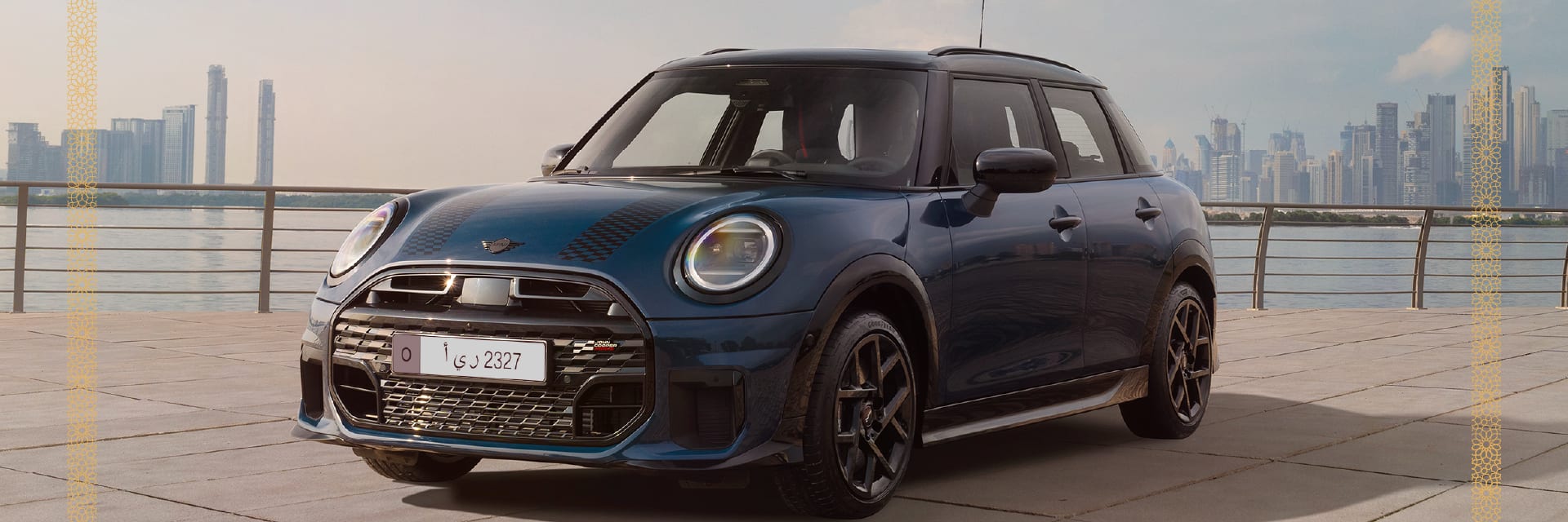السيارة الجديدة MINI Cooper الخماسية الأبواب.