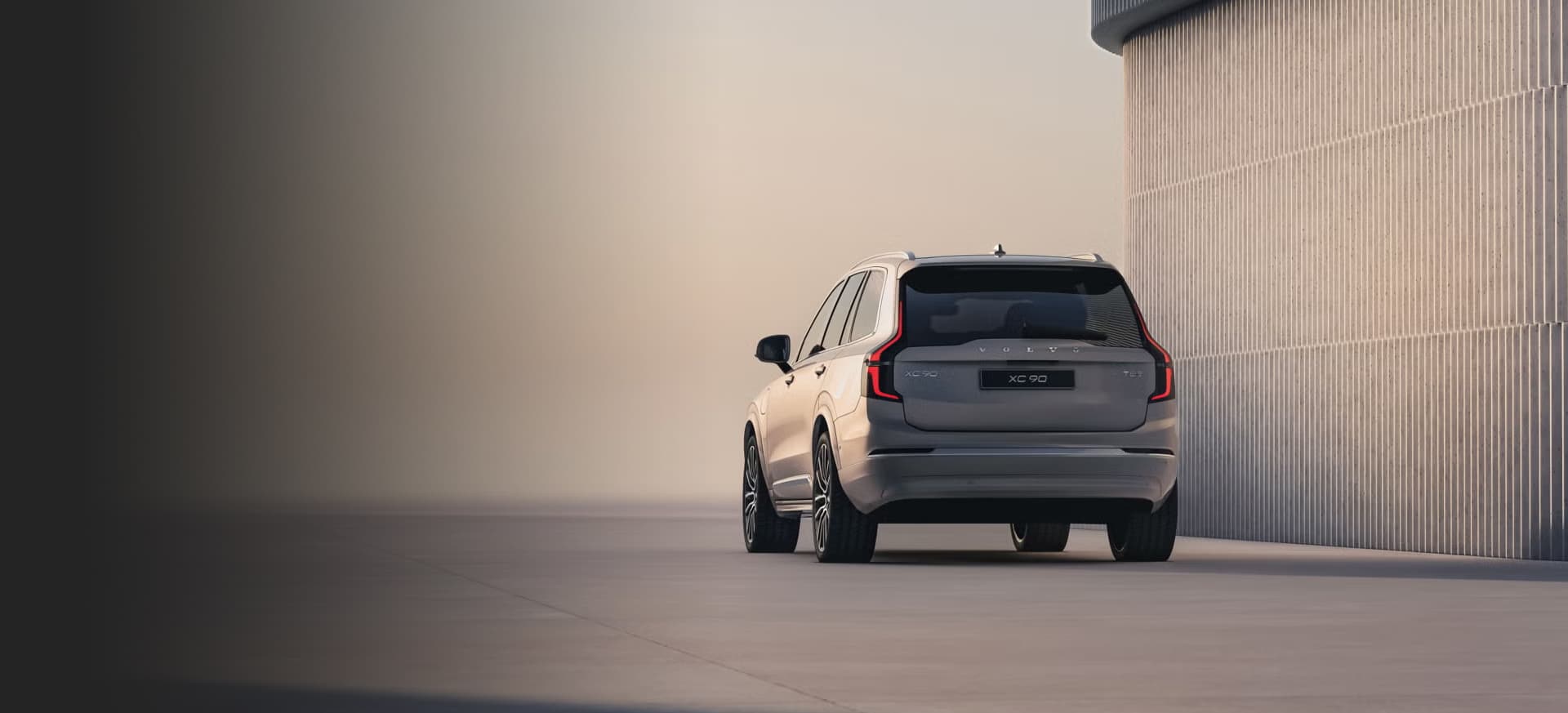 Volvo XC90 Plug-in Hybrid Rear