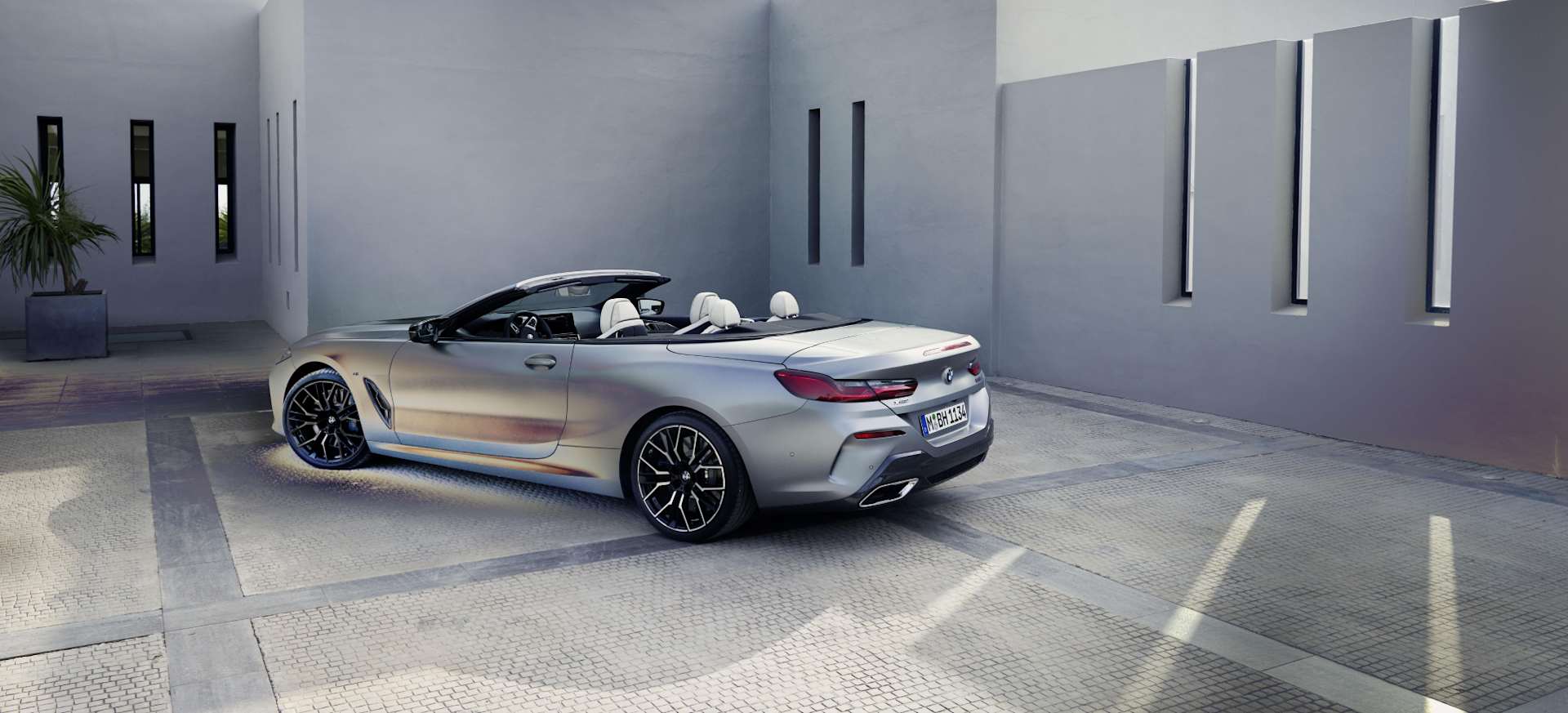 The 8 Convertible | Dubai, Sharjah | BMW AGMC