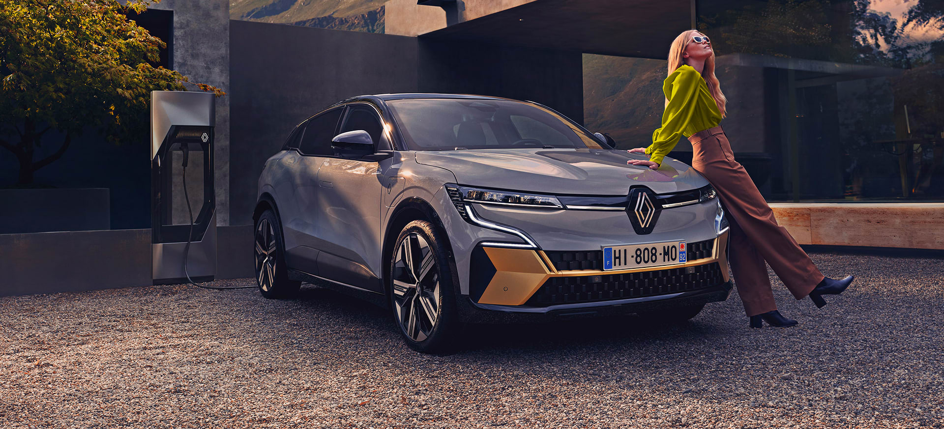 Drive 100% electric with all new Megane E-Tech