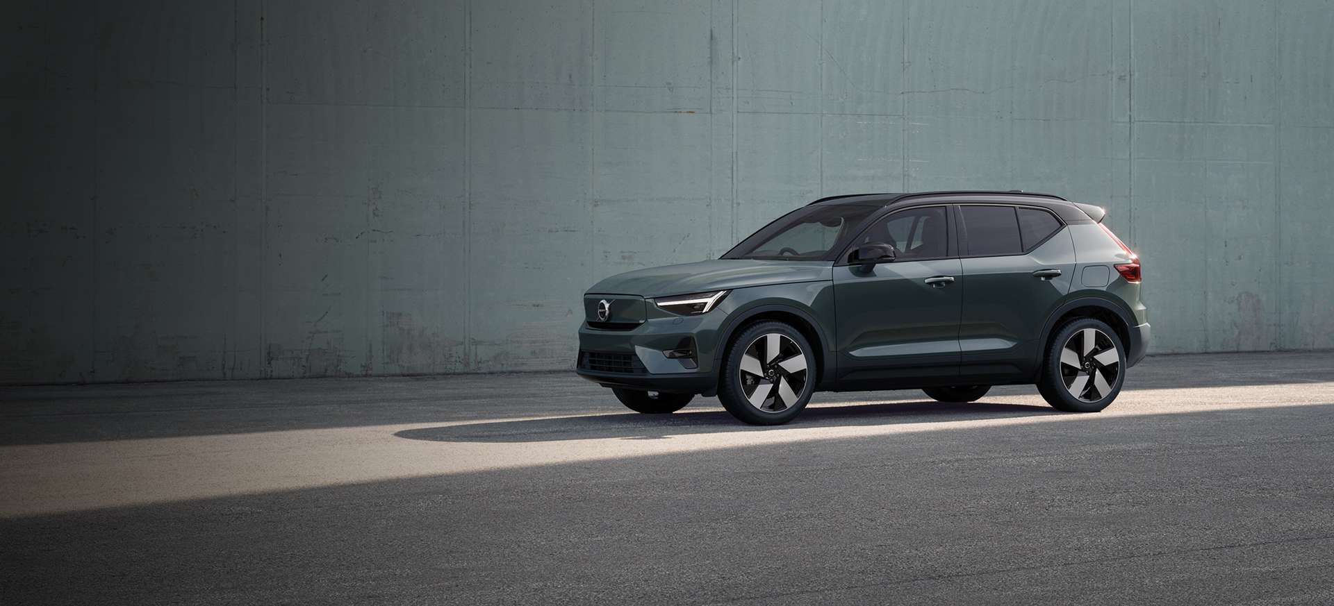 Fully electric Volvo EX40