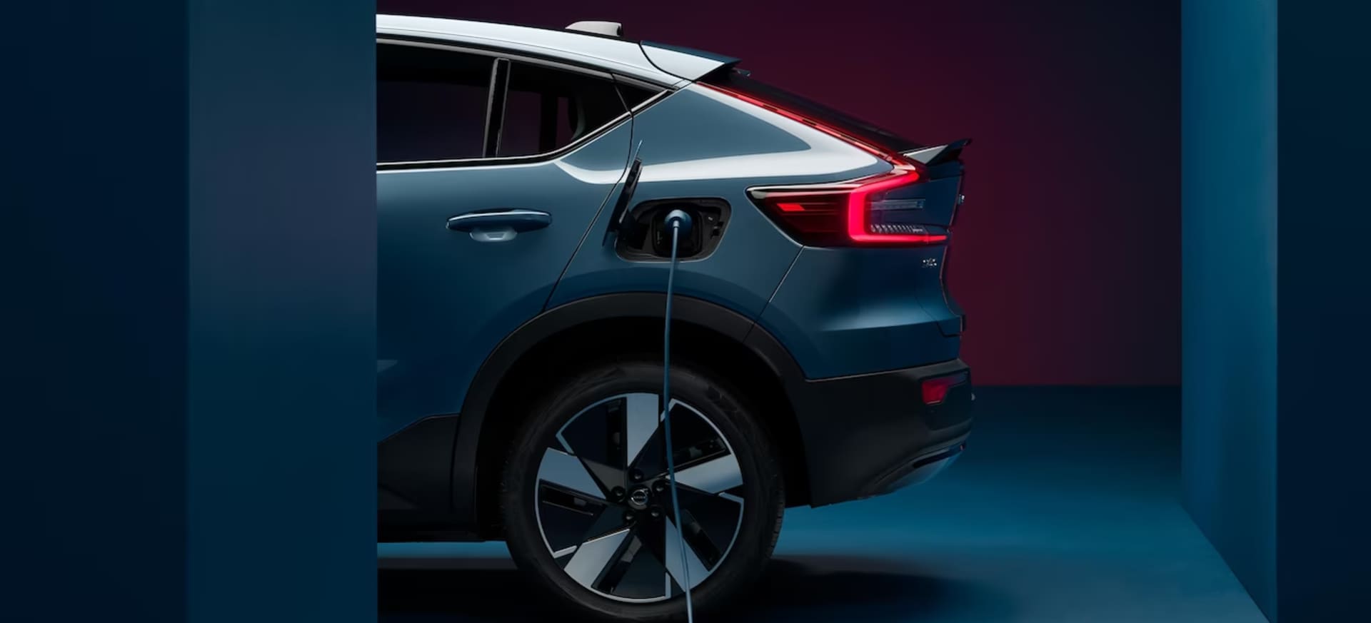 Find your perfect all-electric (BEV), hybrid or plug-in hybrid (HEV/PHEV) and lead the charge.