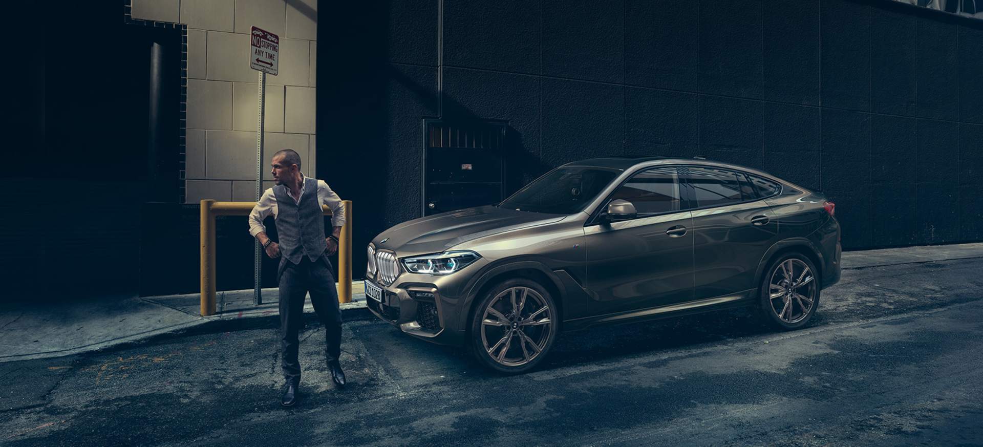 BMW X6 G06 2019 Manhatten metallic metallic three-quarter front view