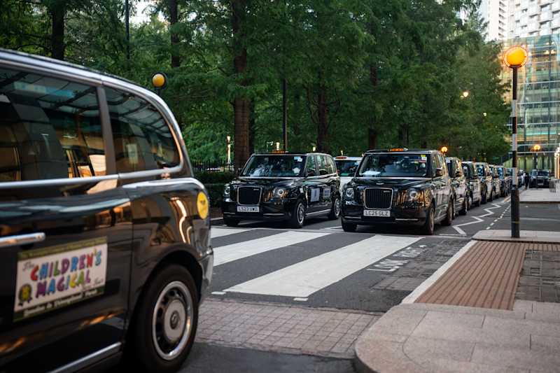 LEVC PROUDLY SUPPORTS MAGICAL TAXI TOUR’S MILESTONE 30TH YEAR