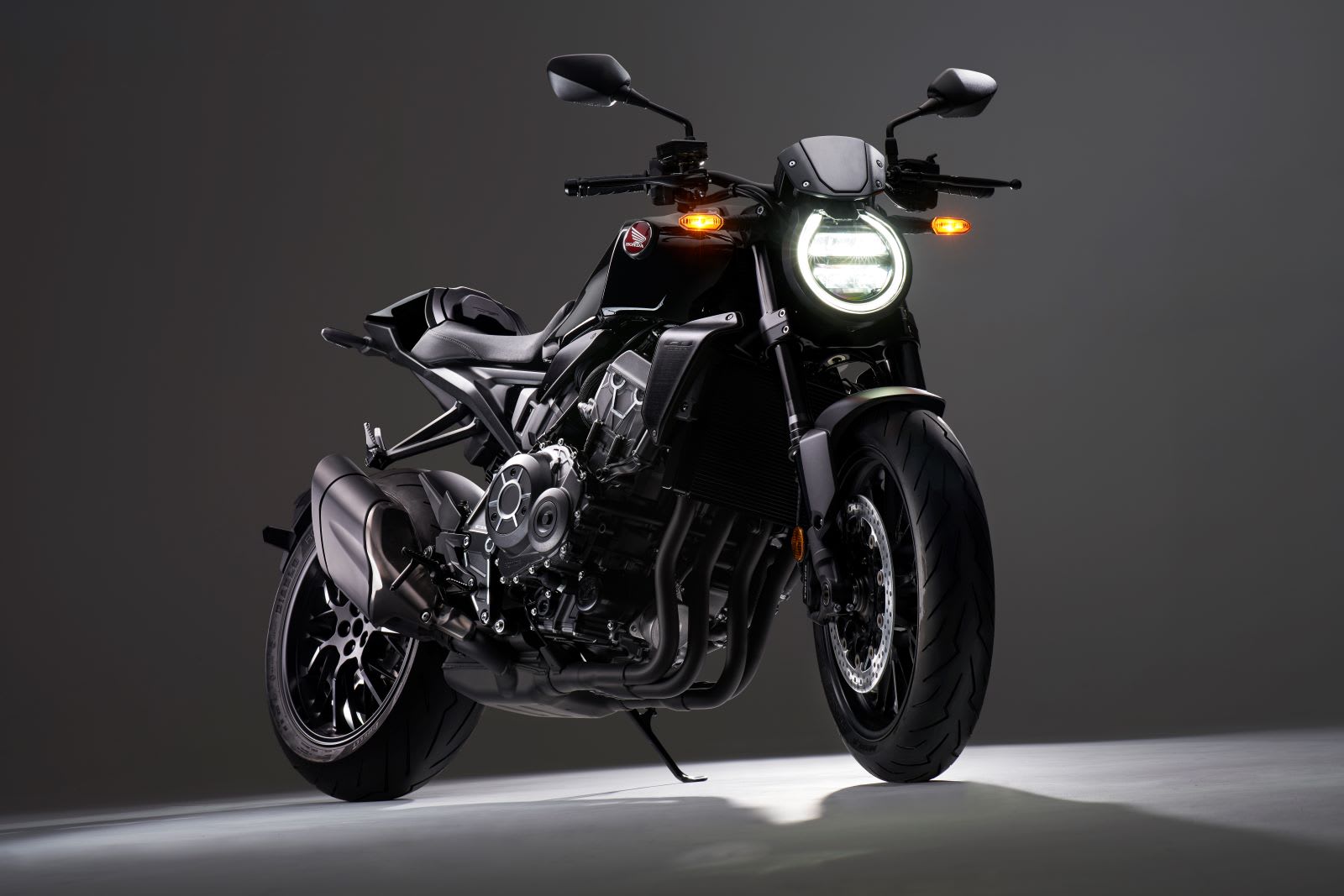 Honda cb1000r hotsell 2021 black edition
