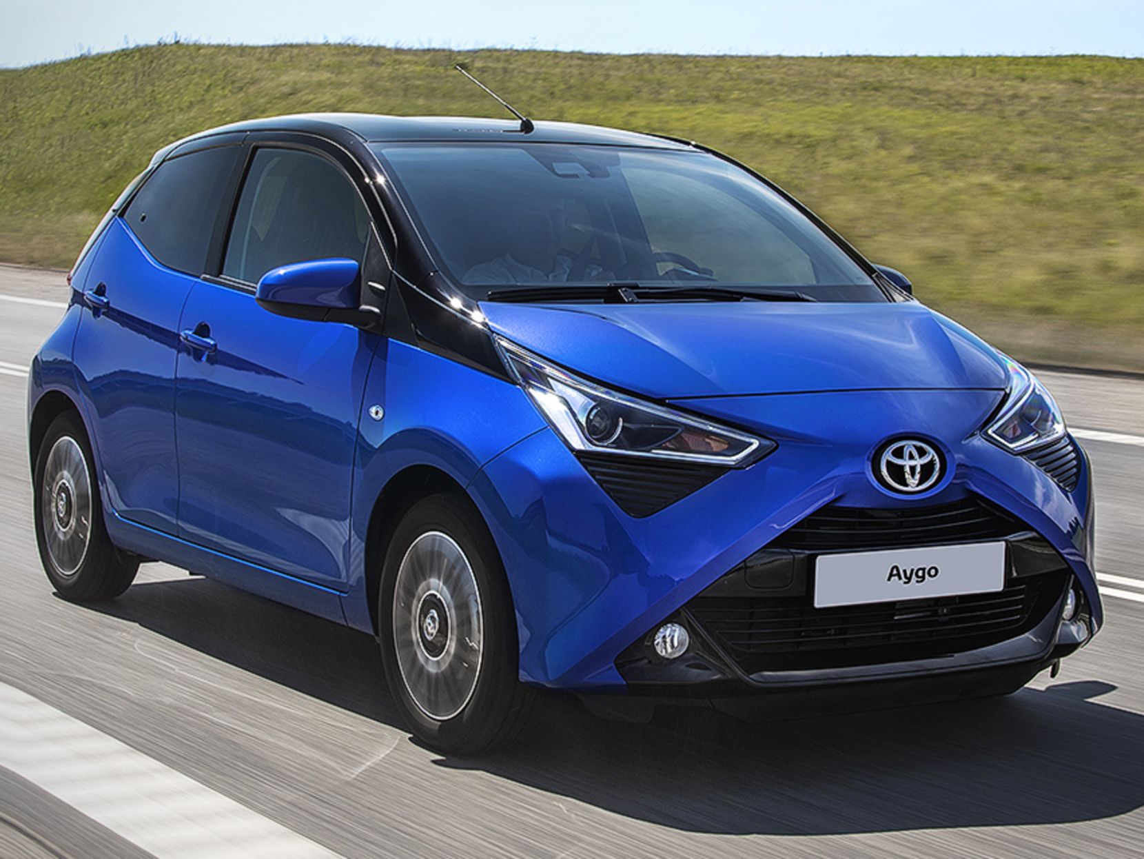 Toyota Car Dealers East Sussex West Sussex Yeomans Toyota