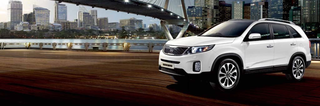 What service information does Kia offer on its website for the Sorento?