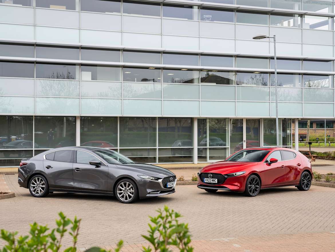 Mazda3 Saloon — elegant side profile