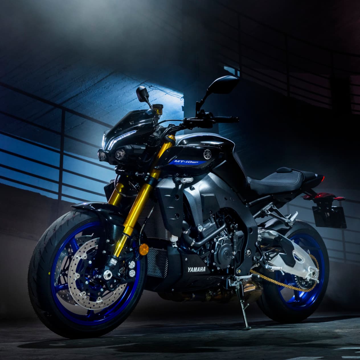 Yamaha MT-10 SP 2023 : trois quarts avant gauche statique