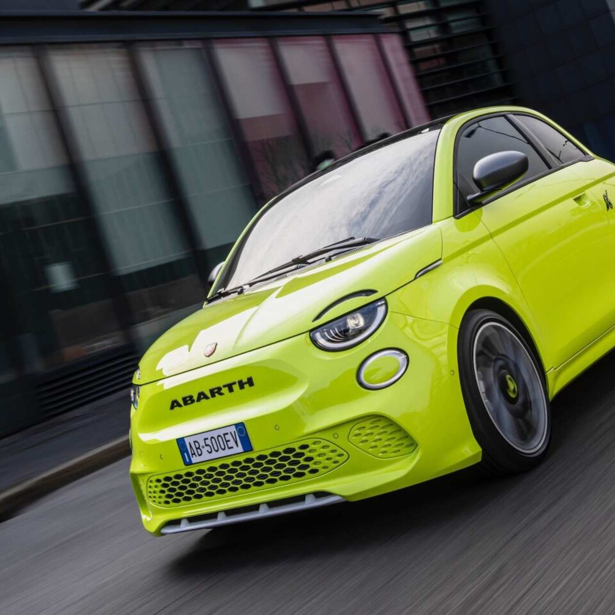 Abarth_500e_Turismo_Exterior