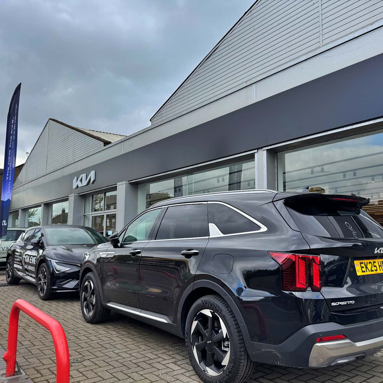 Glyn Hopkin Reopens Modernised Kia Romford Dealership After Major Overhaul