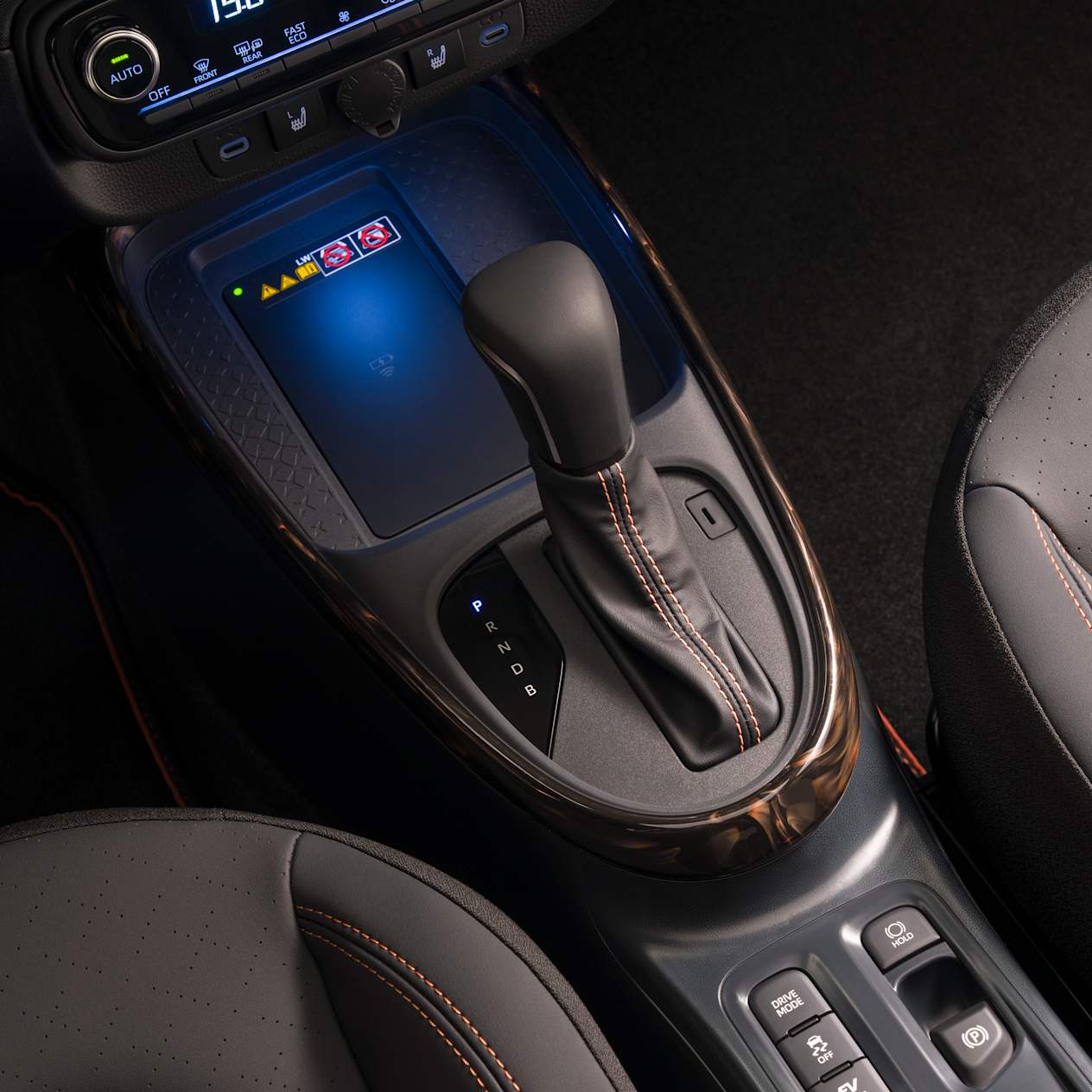 Toyota Aygo X : chargeur induction