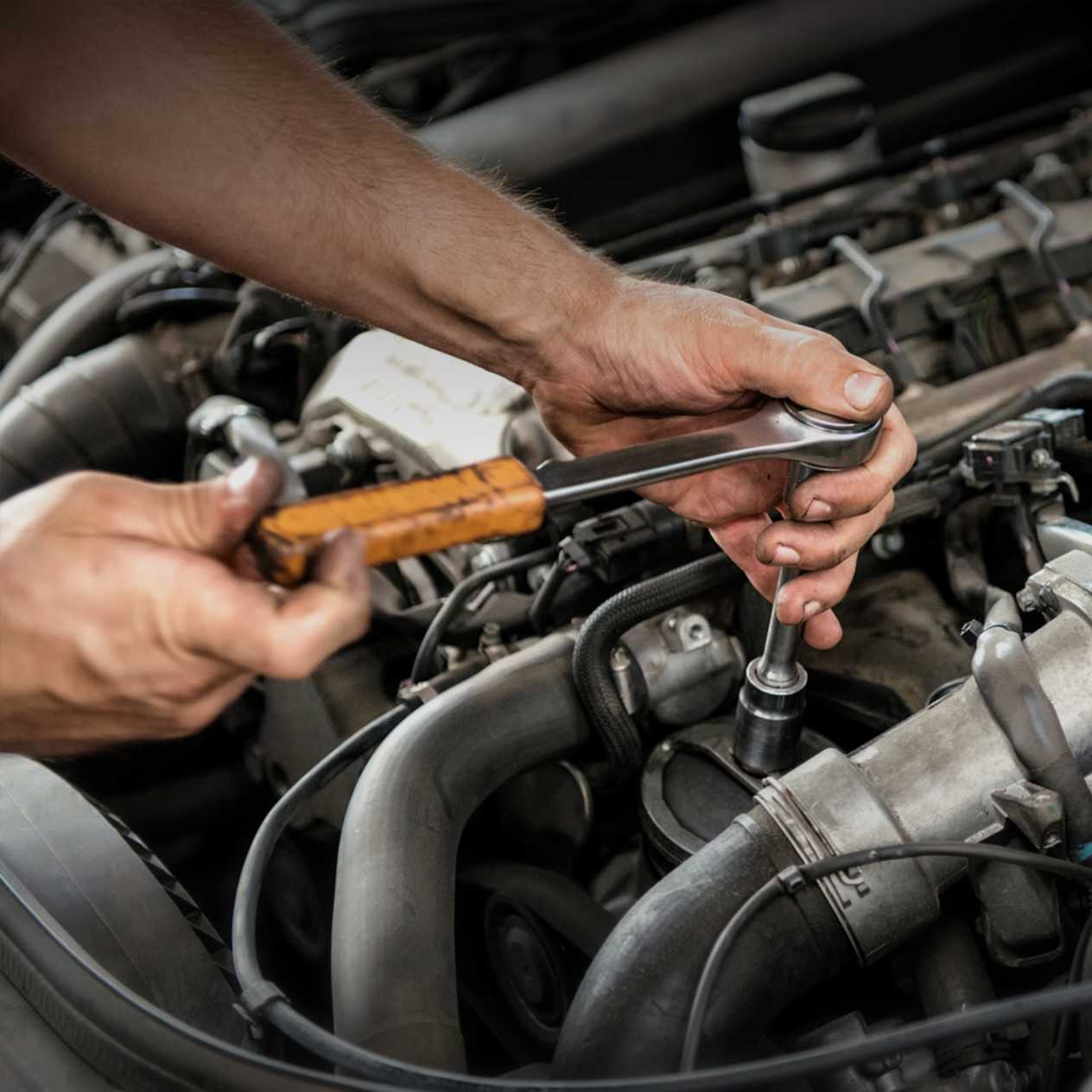 Service Image - Man with a spanner 