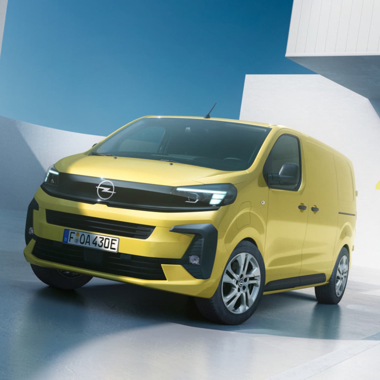 Opel Vivaro 2024 : trois quarts avant gauche statique